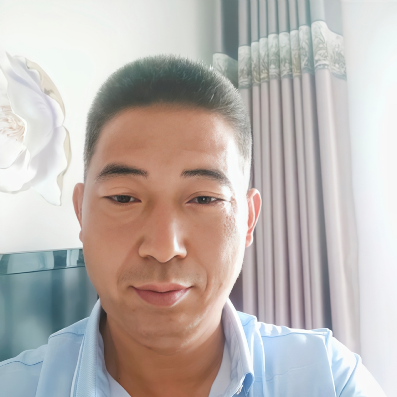 雨中漫步的第一张照片--陕西基督教相亲网